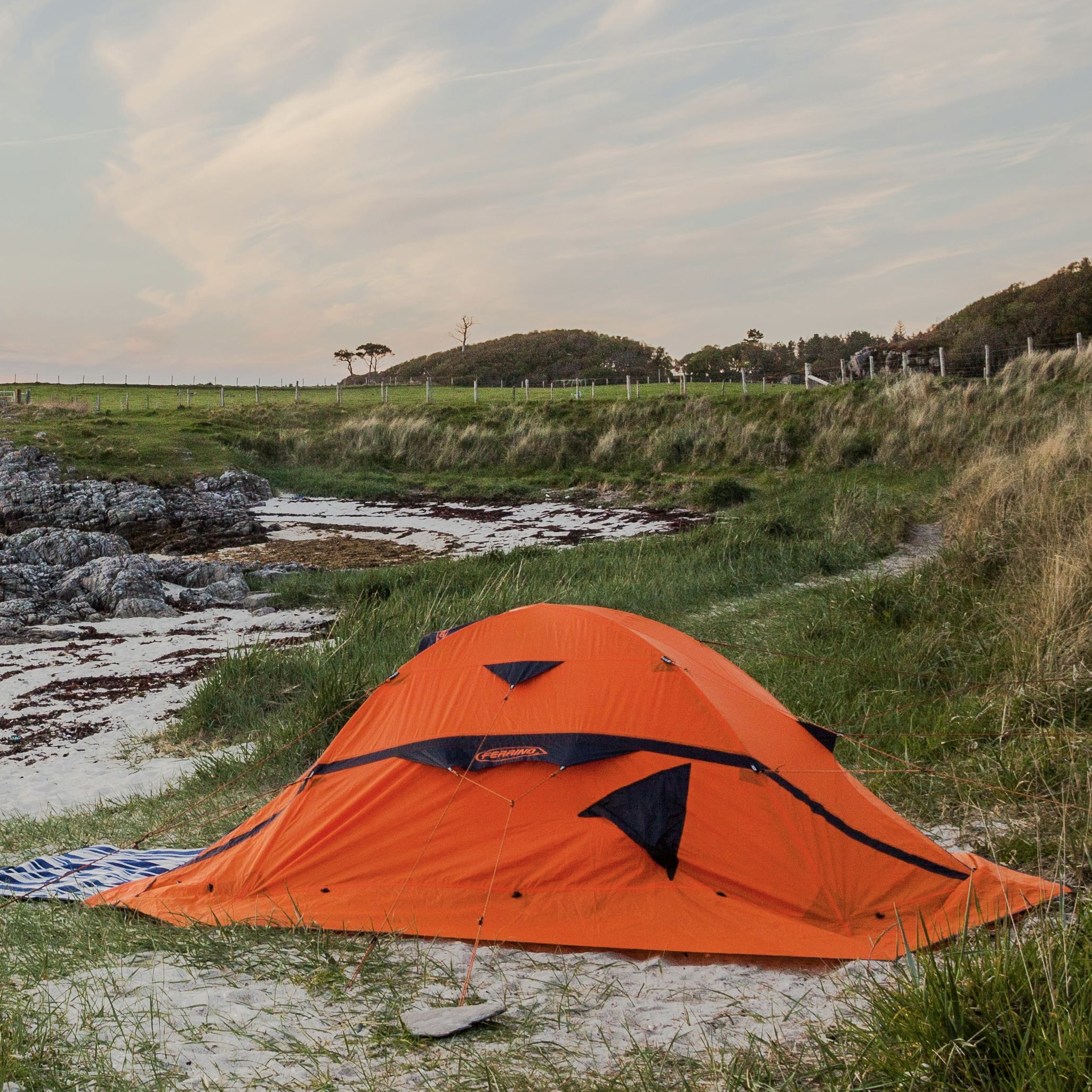 Taiga Red 2-Person Tent – Lightweight Waterproof Camping Shelter